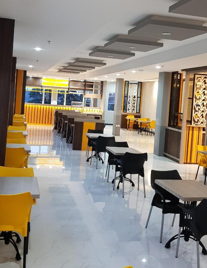 D'Carol Hotel Surabaya Dış mekan fotoğraf