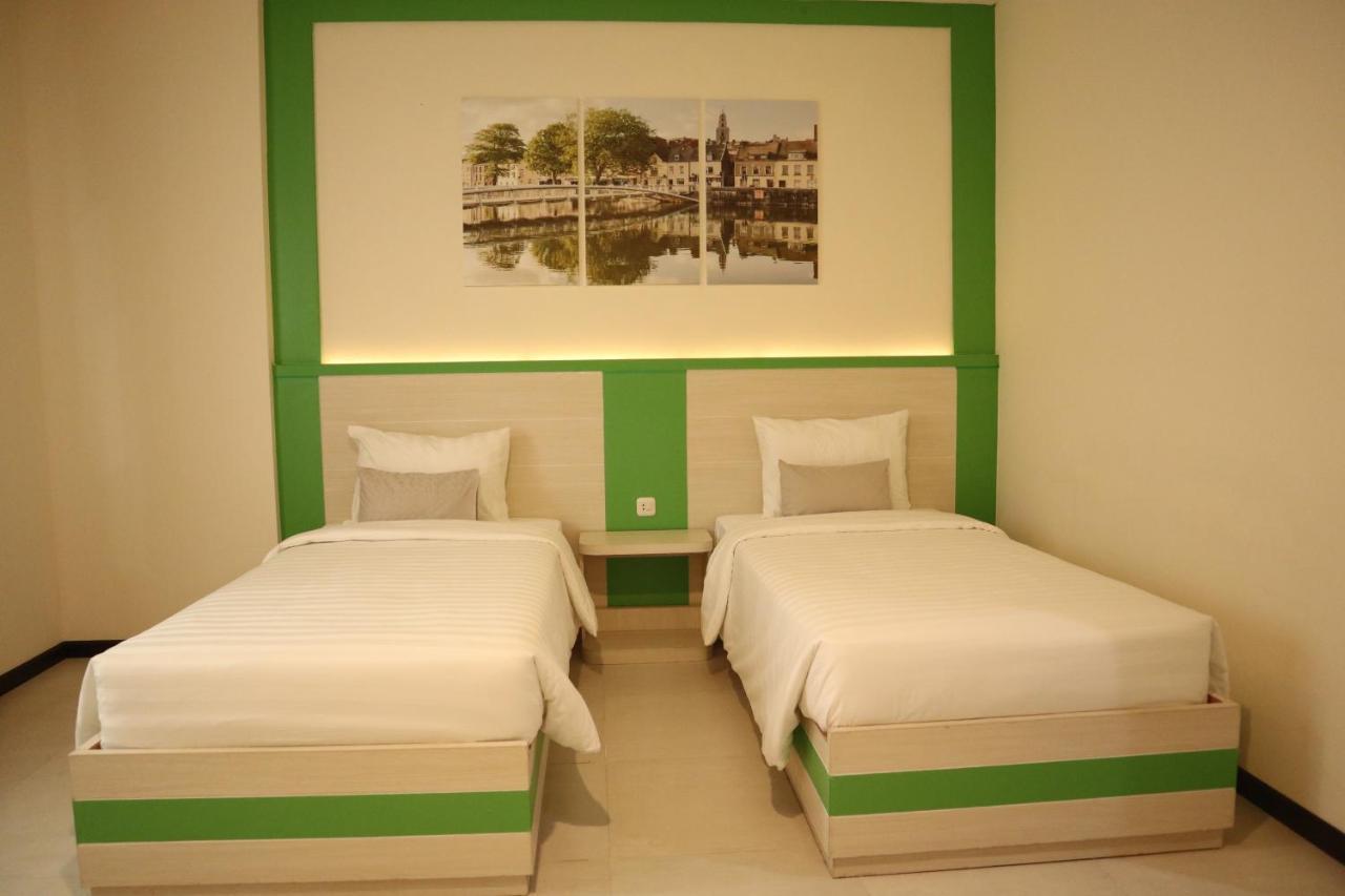 D'Carol Hotel Surabaya Dış mekan fotoğraf