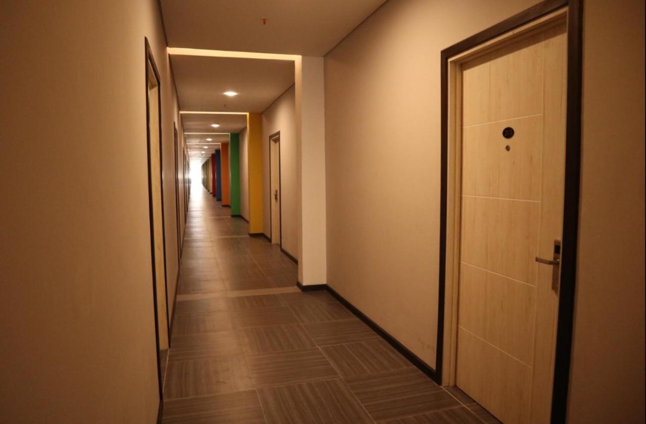 D'Carol Hotel Surabaya Dış mekan fotoğraf