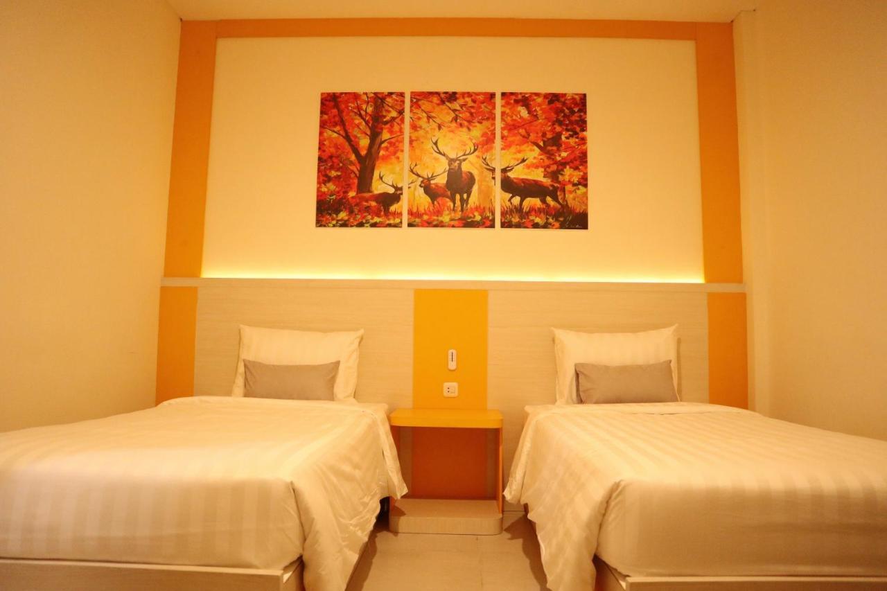 D'Carol Hotel Surabaya Dış mekan fotoğraf