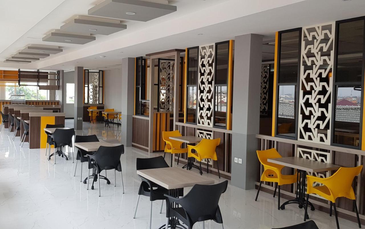 D'Carol Hotel Surabaya Dış mekan fotoğraf