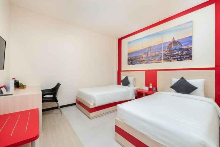 D'Carol Hotel Surabaya Dış mekan fotoğraf